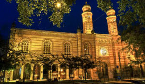 La Grande Synagogue la nuit